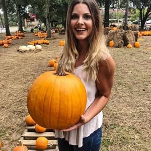 Meet your Posher, Abi